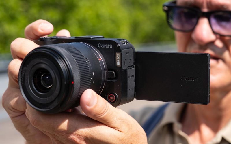 canon-r50-v-review:-an-affordable-vlogging-camera-that-lags-behind-its-rivals