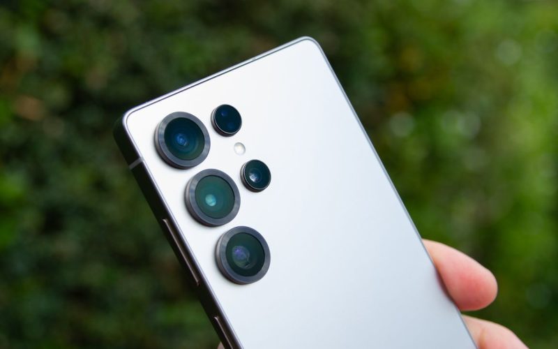 the-samsung-galaxy-s26-could-come-with-multiple-ai-assistants-–-while-the-ultra-model-is-tipped-for-a-major-camera-upgrade