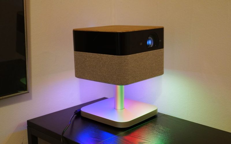 i-tested-epson’s-top-portable-projector,-and-it’s-got-a-fun-design-but-average-performance